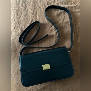 The Curated - THE CLASSIC SHOULDER BAG - BLACK SMOOTH